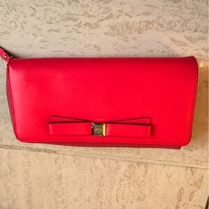 Coral Kate Spade Wallet. Pristine condition